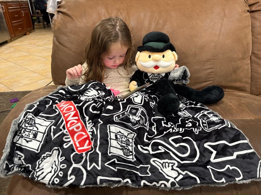 HASBRO Monopoly Blankie Bestie
