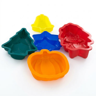 Carefree Kitchen Mini Silicone 5-piece Holiday Bakeware